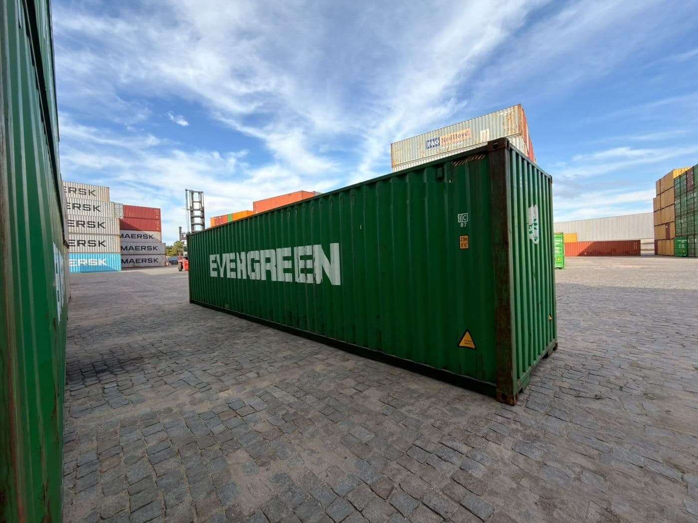 Container no pátio, Itajaí/SC